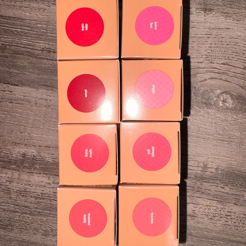 4 color order of Rhode Pocket blushes